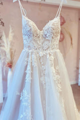 V-Neck Sleeveless Lace Wedding Dress Online