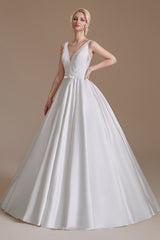 V-Neck Sleeveless Wedding Dress Princess Bridal Gowns