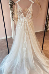 V-Neck Tulle Wedding Dress Sleeveless With Lace Appliques