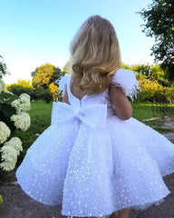 Fabulous V-Neck Sleeveless Sequined Flower Girls White Dresses