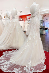 Wonderful Sleeveless Tulle Ivory Lace Backless Mermaid Wedding Dresses